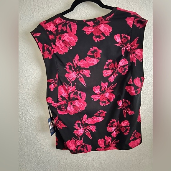 Rachel Roy V Neck  Flower Top Blouse NWT - Picture 3 of 8